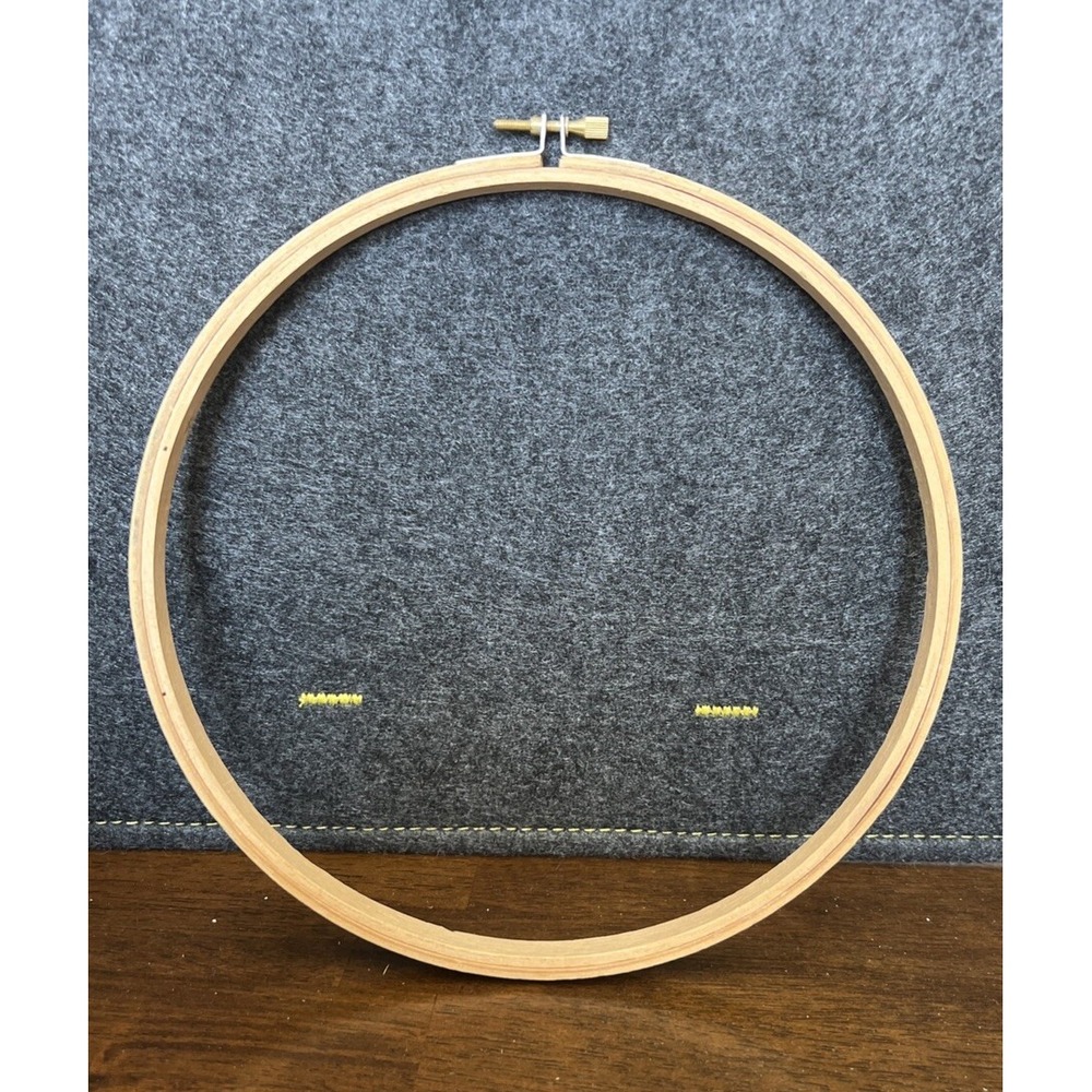 Wood Embroidery Hoop Round 9‎ Inch Made in Taiwan Vintage Tension Screw